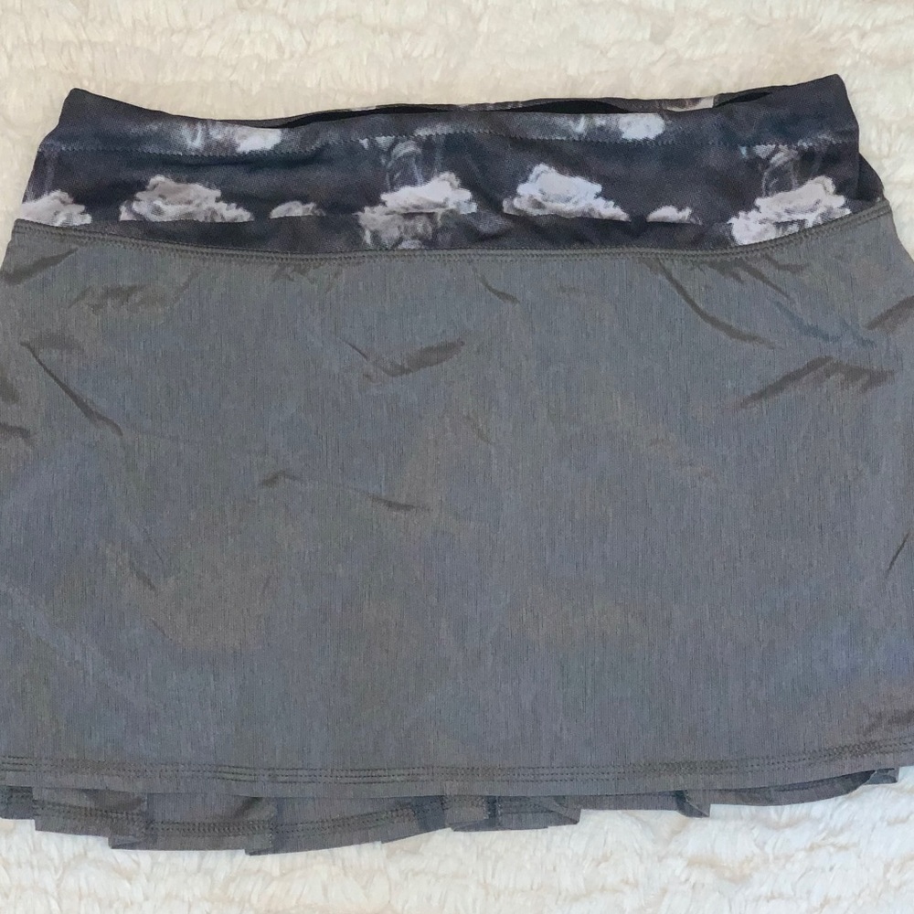 Lululemon size 4 skirt!